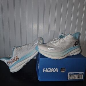 Hoka Women's Clifton 9